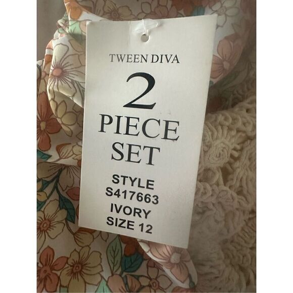 Tween Diva Girls size 12 Floral Puff Sleeve Top and lace shorts set - Picture 6 of 7